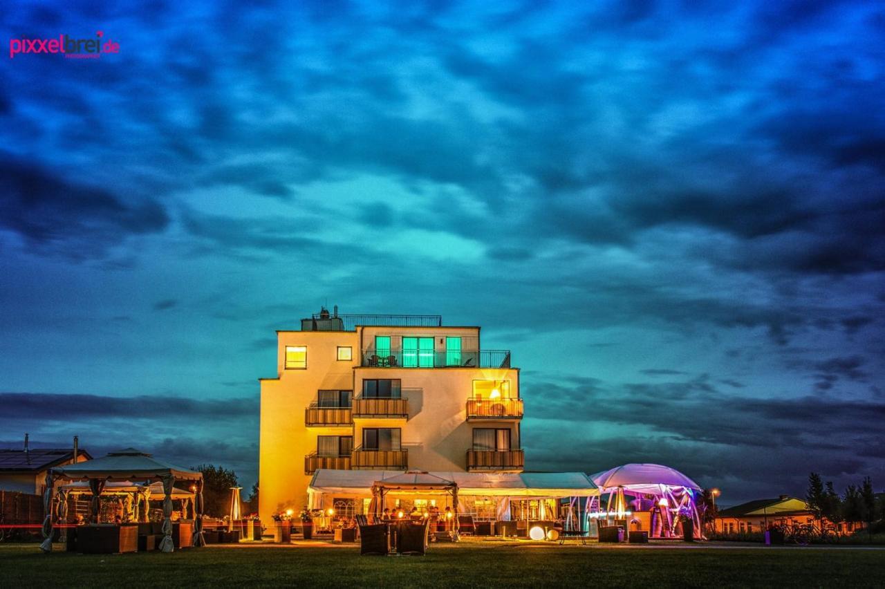 Hotel Warnow ロストック エクステリア 写真