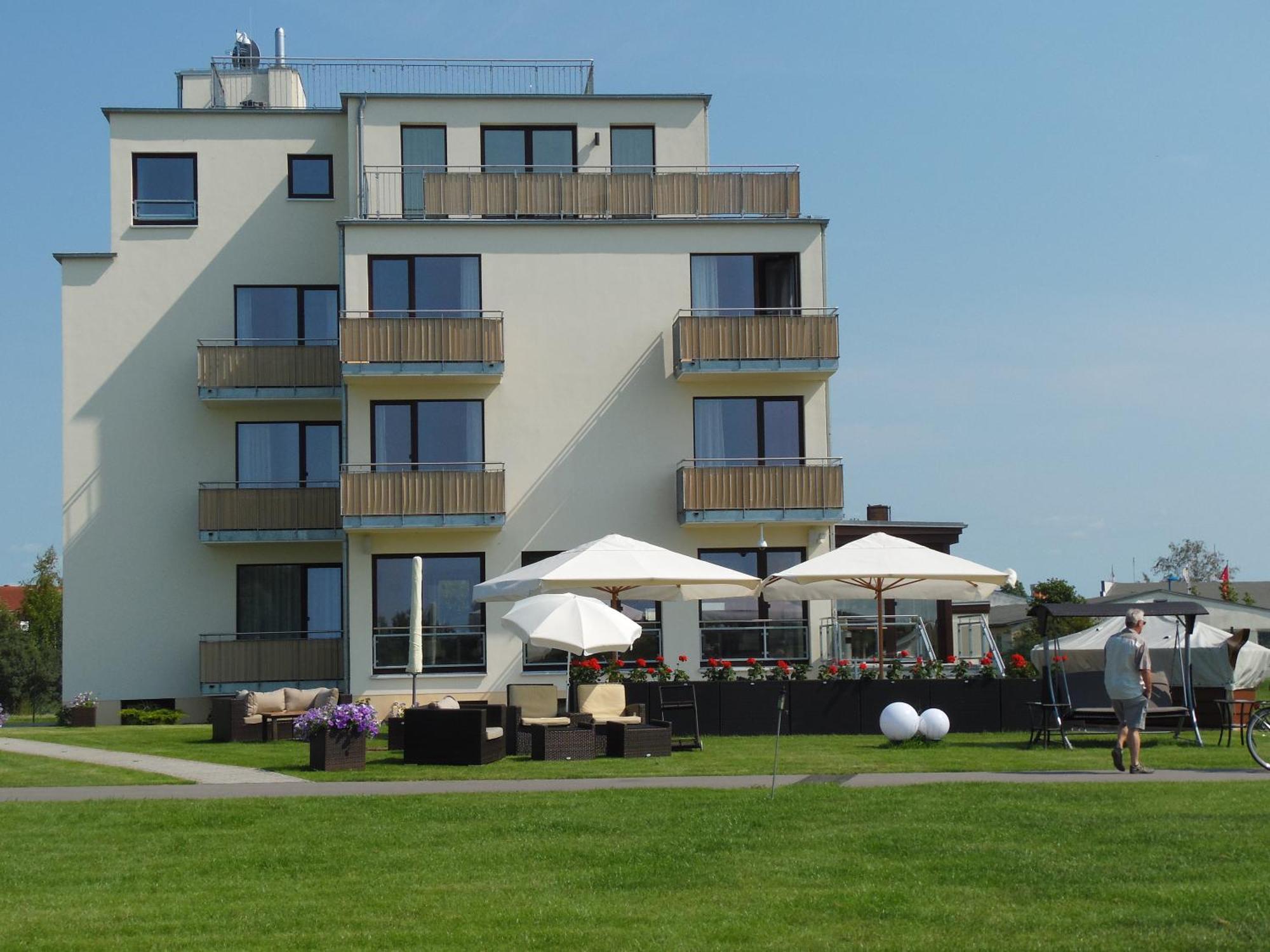 Hotel Warnow ロストック エクステリア 写真