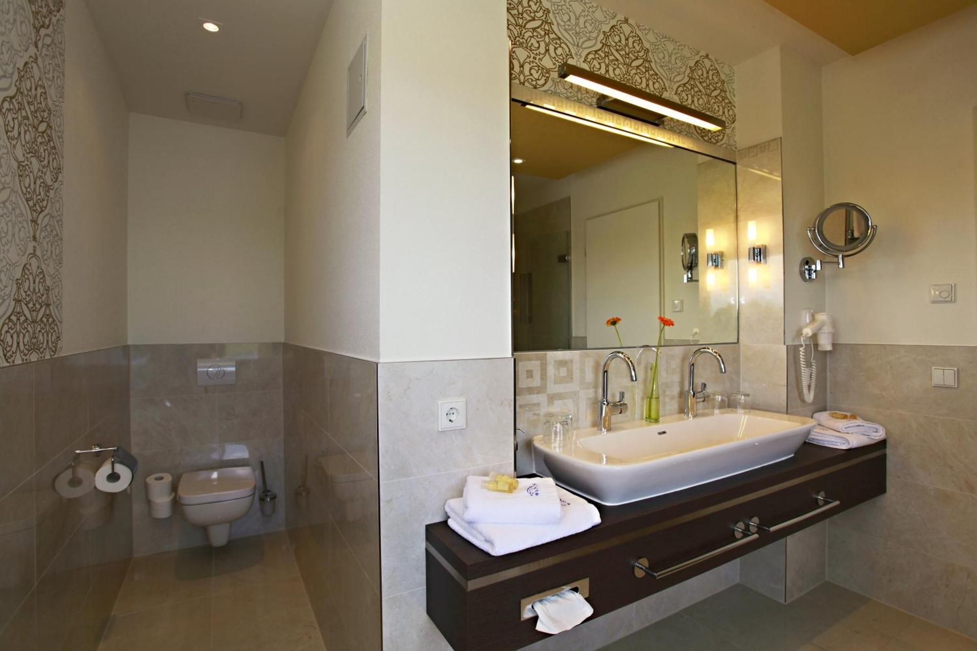 Hotel Warnow ロストック エクステリア 写真