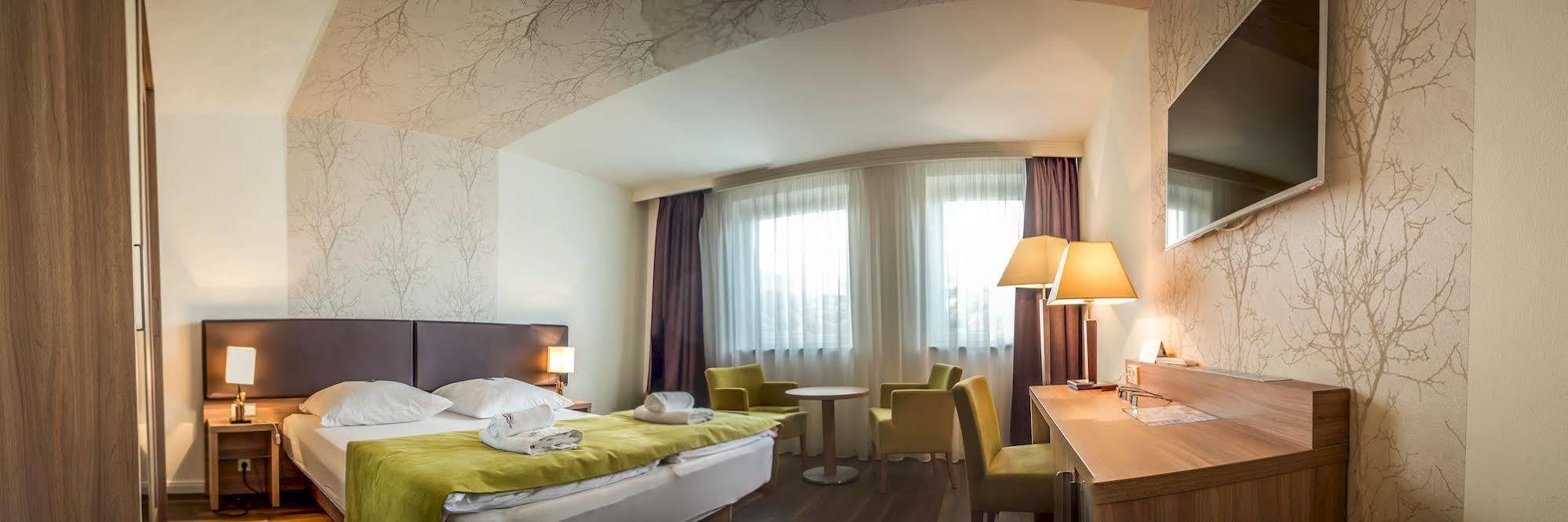 Hotel Warnow ロストック エクステリア 写真