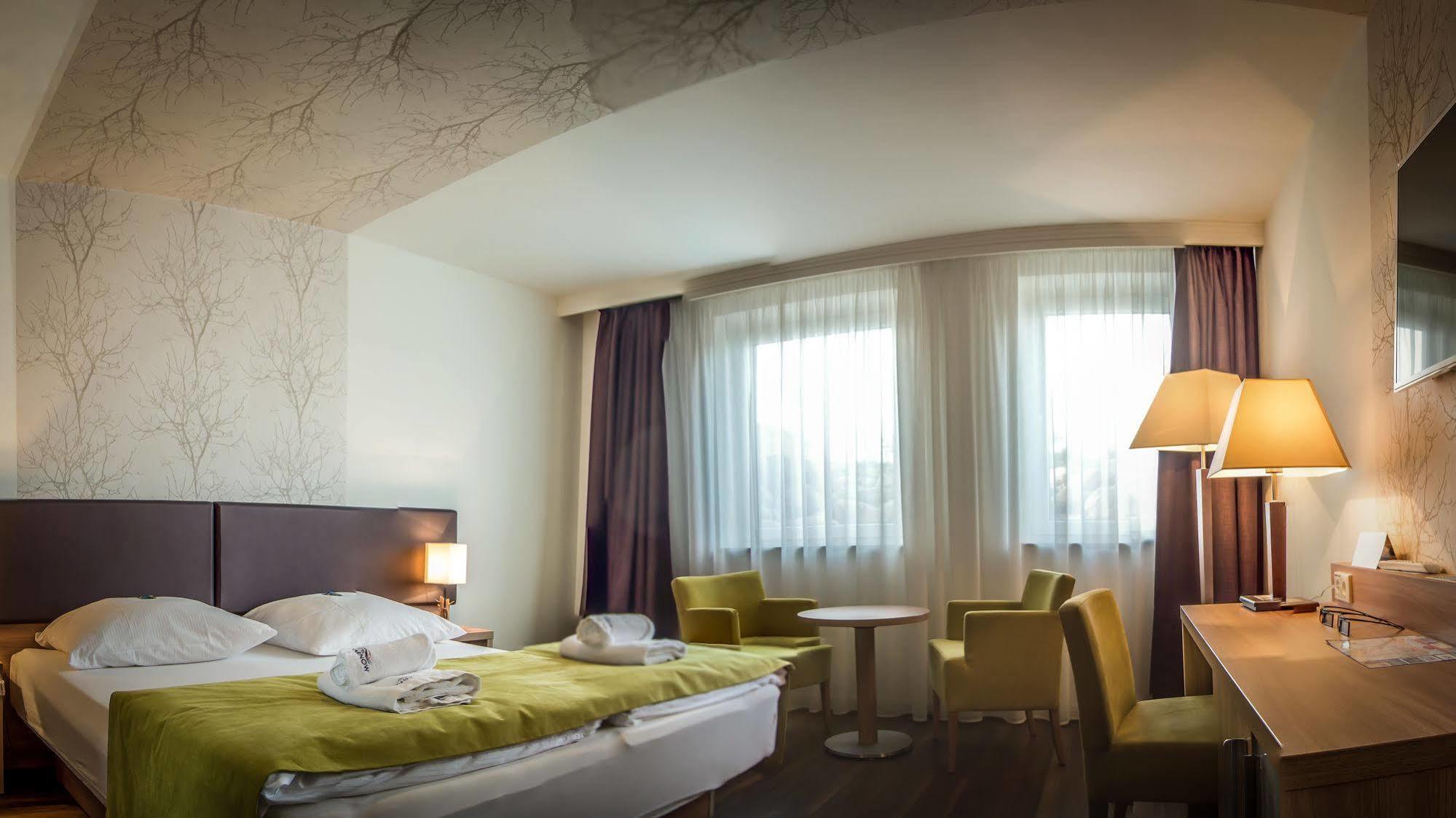 Hotel Warnow ロストック エクステリア 写真