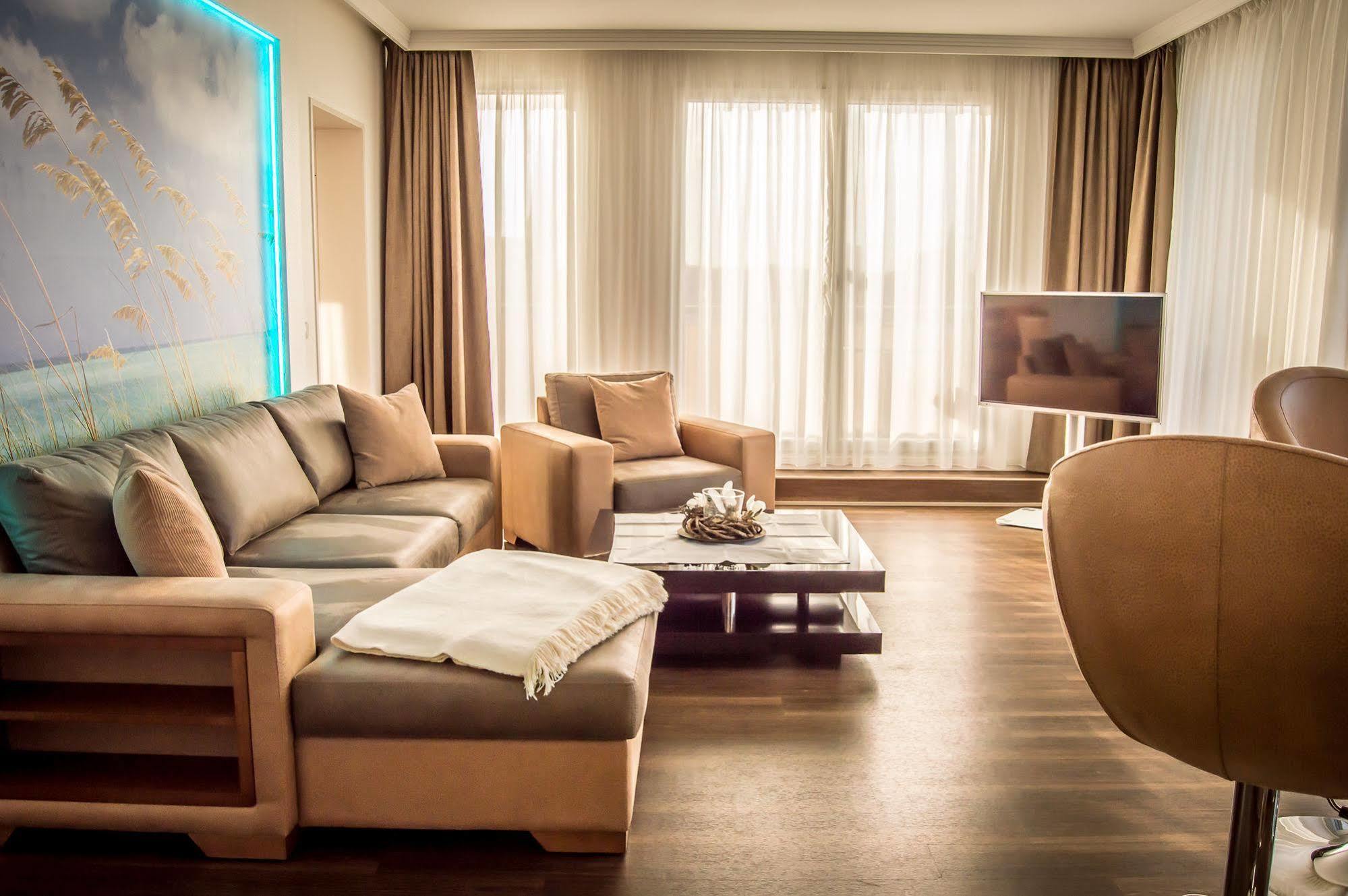 Hotel Warnow ロストック エクステリア 写真